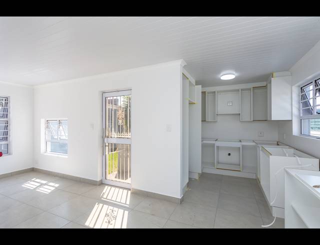 3 BEDROOM FREEHOLD SOLD IN PAROW VALLEY